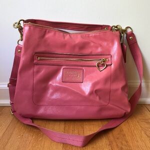 AUTHENTIC COACH DAISY LIQUID GLOSS PATENT LEATHER HOBO PURSE